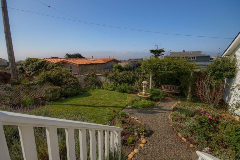 Links to Victorian Lightkeeper House