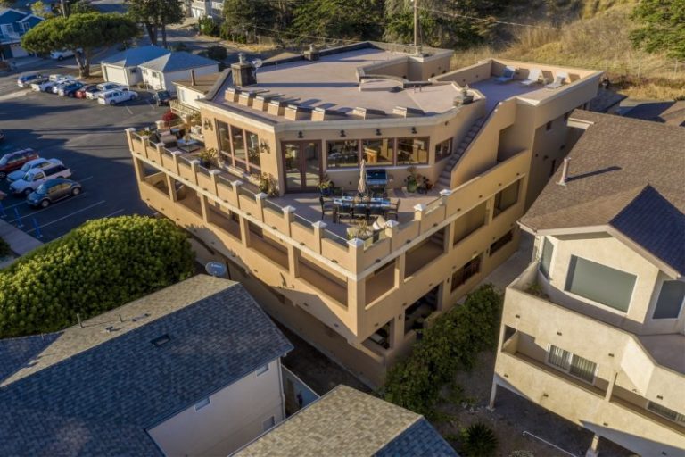 Links to Luxury Villa with Panoramic Ocean Views