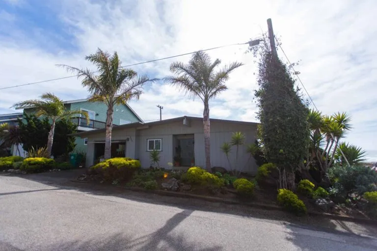 Links to Cool House A Cool View