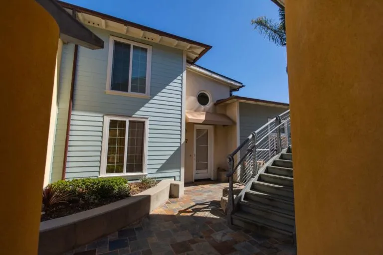 Links to Bikini Bungalow