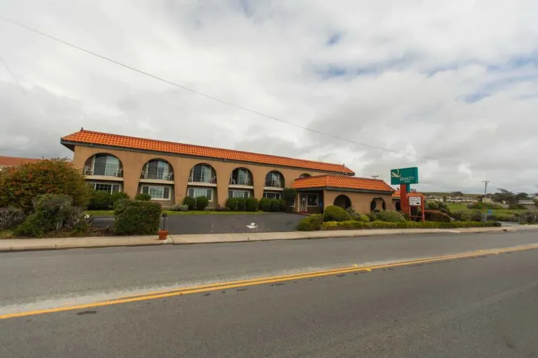 Links to Quality Inn in San Simeon