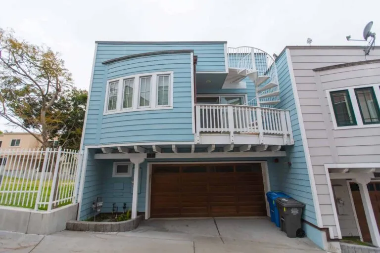 Links to Cape Cod Style Condo