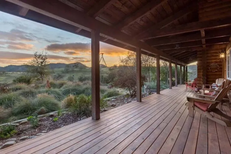 Links to Ananda Charming Log Cabin