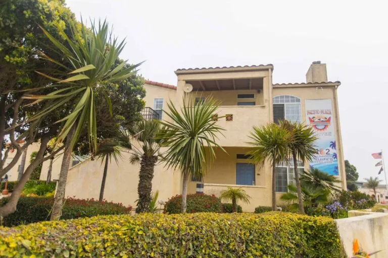 Links to Pacific Plaza Resort