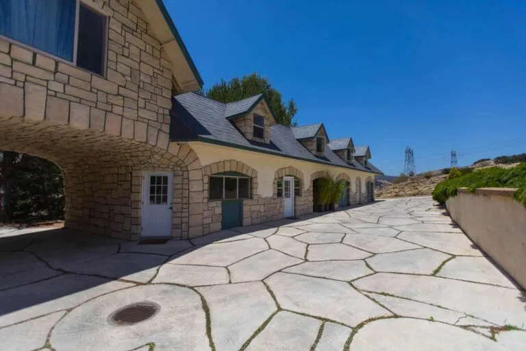 Links to Castle at Chateau Noland