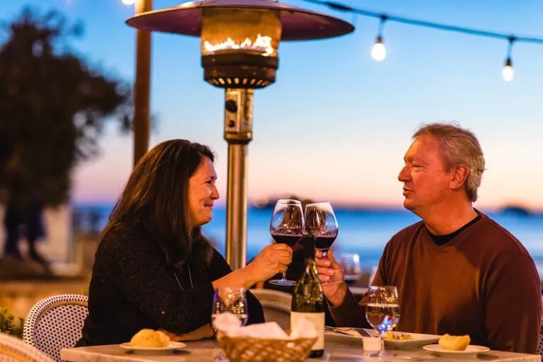 Links to Blue Moon Over Avila