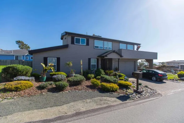 Links to Bailey's Beach House