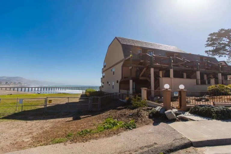 Links to Russel's Pierside Retreat