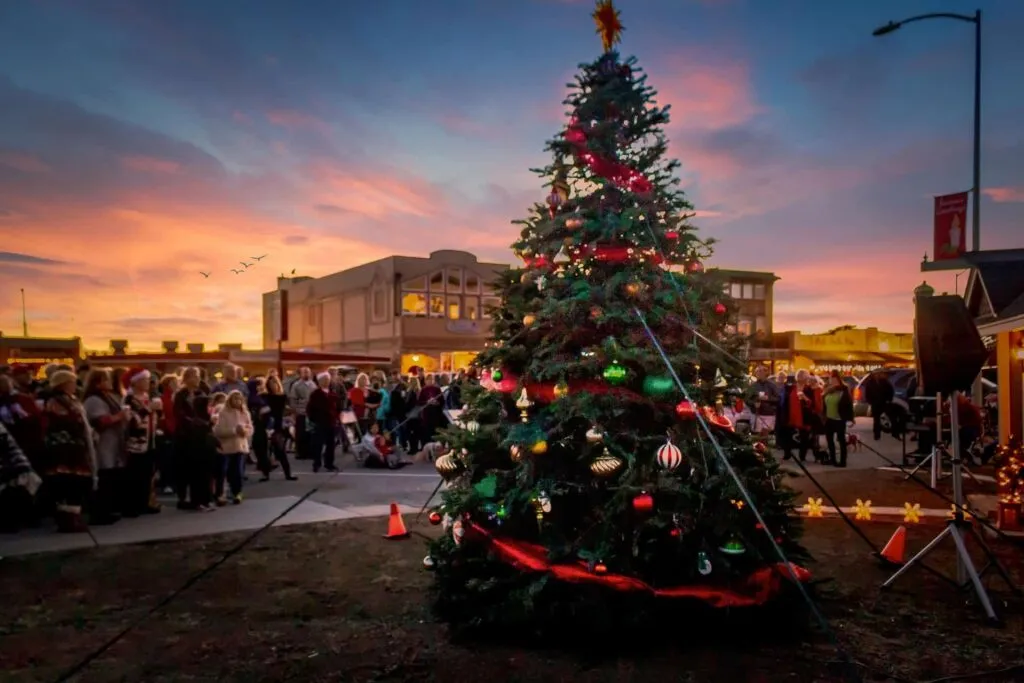 Cayucos Christmas tree lighting