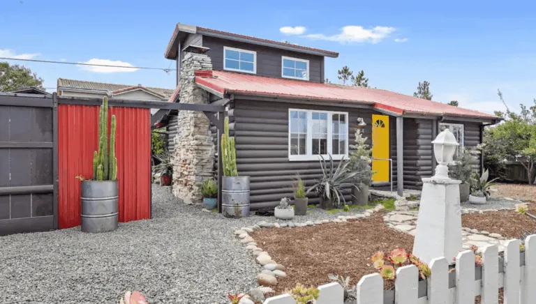 Links to Bessie's Cabin by the Sea