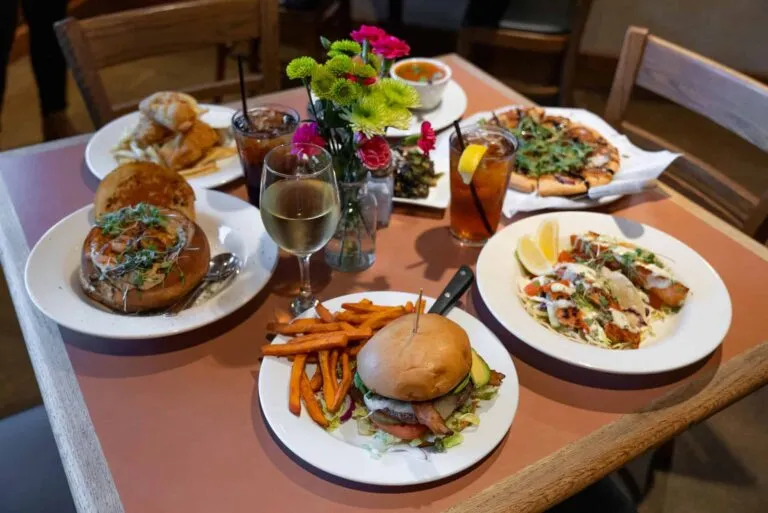 Links to Clubhouse Grill at Sea Pines
