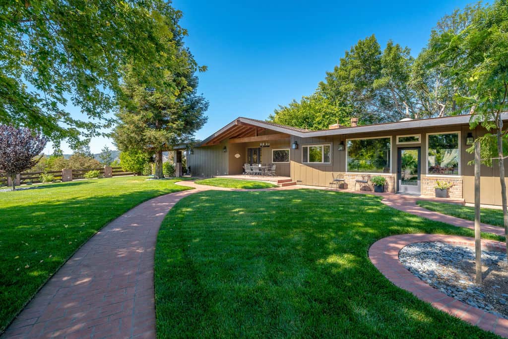 Links to Cavalli Estates – Ranch House & Suites