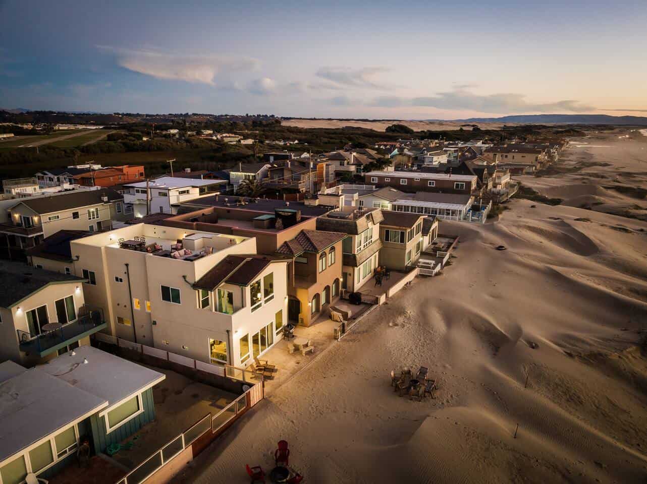 Links to Strandcastle Oceanfront Beach House