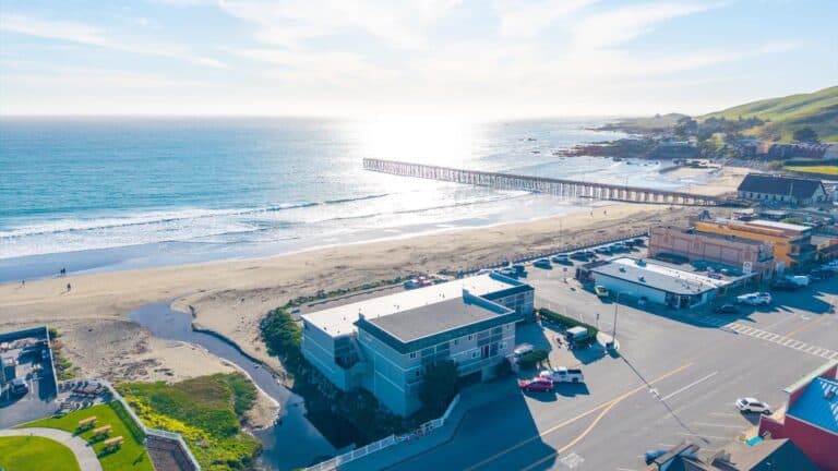 Links to Front Row Ocean Views