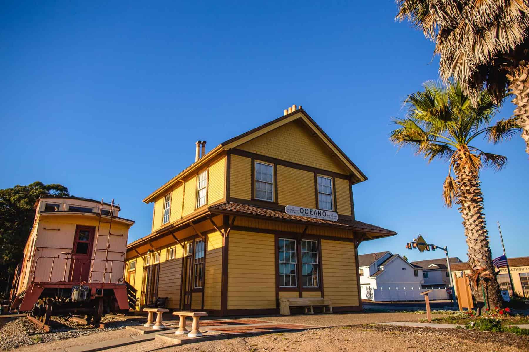 Oceano train station