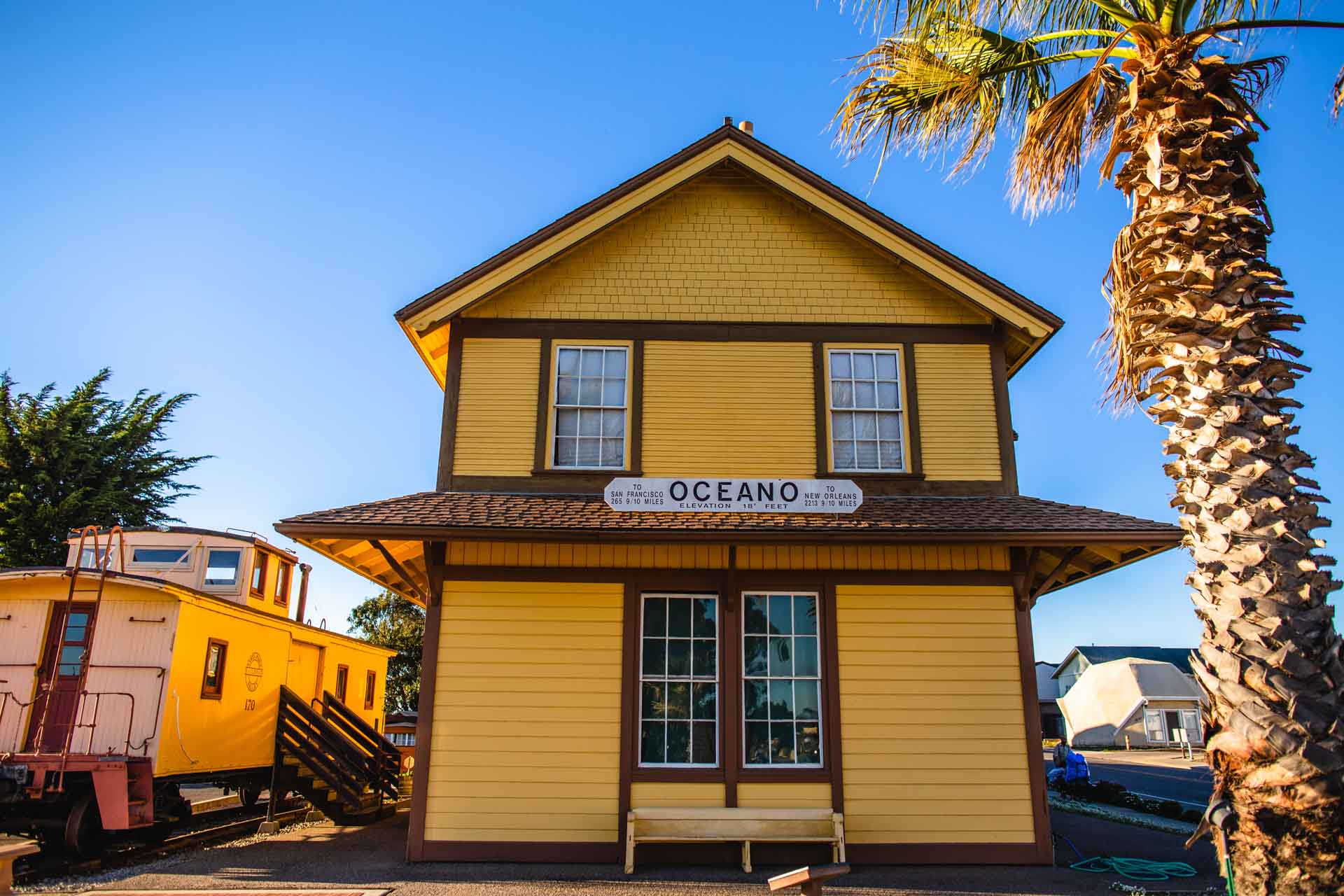 Oceano train station